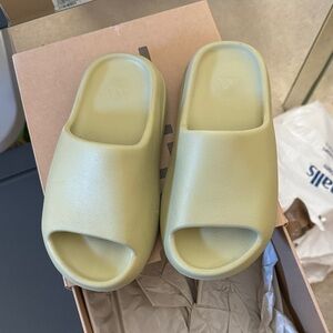 Resin Yeezy Slide